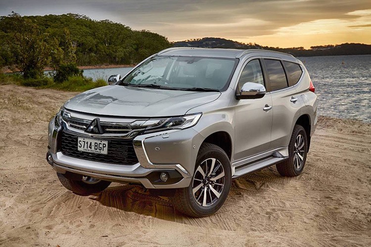 Mitsubishi Pajero Sport giam gia hon 70 trieu dong tai VN